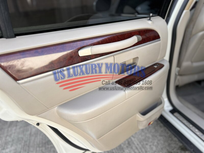 2004 Lincoln LINCOLN TOWN CAR ULTIMATE LIMITED NAV CARRIAGE TOP CHROME WHEELS   - Photo 52 - Stafford, TX 77477