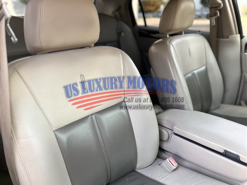 2004 Lincoln LINCOLN TOWN CAR ULTIMATE LIMITED NAV CARRIAGE TOP CHROME WHEELS   - Photo 48 - Stafford, TX 77477