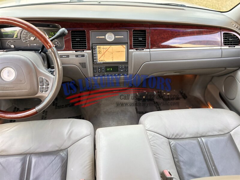 2004 Lincoln LINCOLN TOWN CAR ULTIMATE LIMITED NAV CARRIAGE TOP CHROME WHEELS   - Photo 61 - Stafford, TX 77477