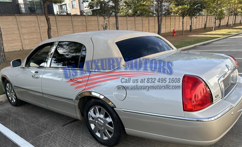 2004 Lincoln LINCOLN TOWN CAR ULTIMATE LIMITED NAV CARRIAGE TOP CHROME WHEELS   - Photo 23 - Stafford, TX 77477