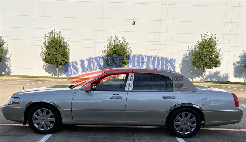 2004 Lincoln LINCOLN TOWN CAR ULTIMATE LIMITED NAV CARRIAGE TOP CHROME WHEELS   - Photo 12 - Stafford, TX 77477