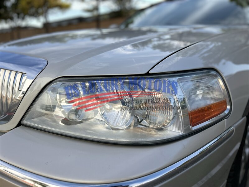 2004 Lincoln LINCOLN TOWN CAR ULTIMATE LIMITED NAV CARRIAGE TOP CHROME WHEELS   - Photo 29 - Stafford, TX 77477