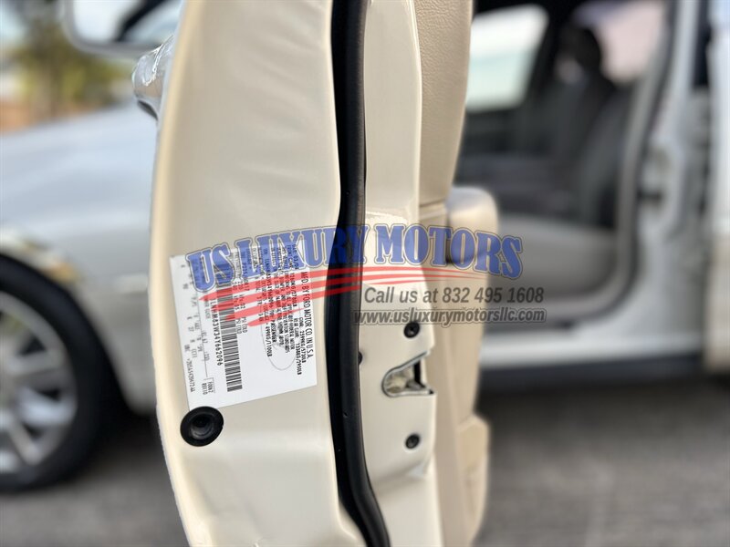 2004 Lincoln LINCOLN TOWN CAR ULTIMATE LIMITED NAV CARRIAGE TOP CHROME WHEELS   - Photo 36 - Stafford, TX 77477