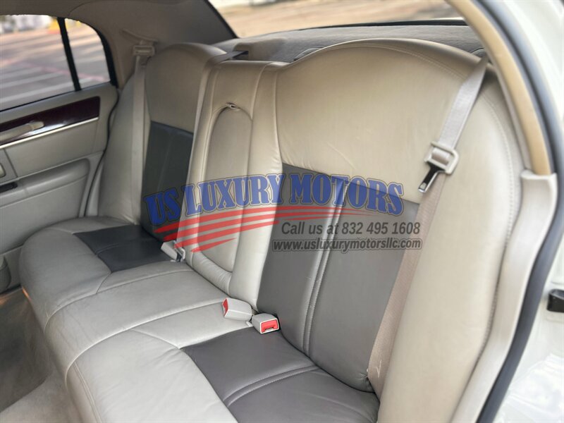 2004 Lincoln LINCOLN TOWN CAR ULTIMATE LIMITED NAV CARRIAGE TOP CHROME WHEELS   - Photo 54 - Stafford, TX 77477