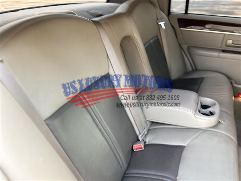 2004 Lincoln LINCOLN TOWN CAR ULTIMATE LIMITED NAV CARRIAGE TOP CHROME WHEELS   - Photo 69 - Stafford, TX 77477