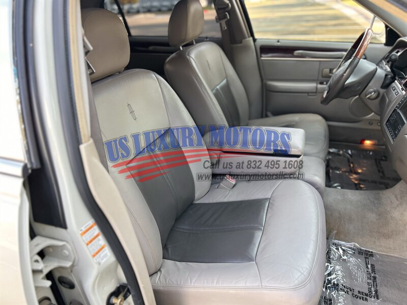 2004 Lincoln LINCOLN TOWN CAR ULTIMATE LIMITED NAV CARRIAGE TOP CHROME WHEELS   - Photo 47 - Stafford, TX 77477