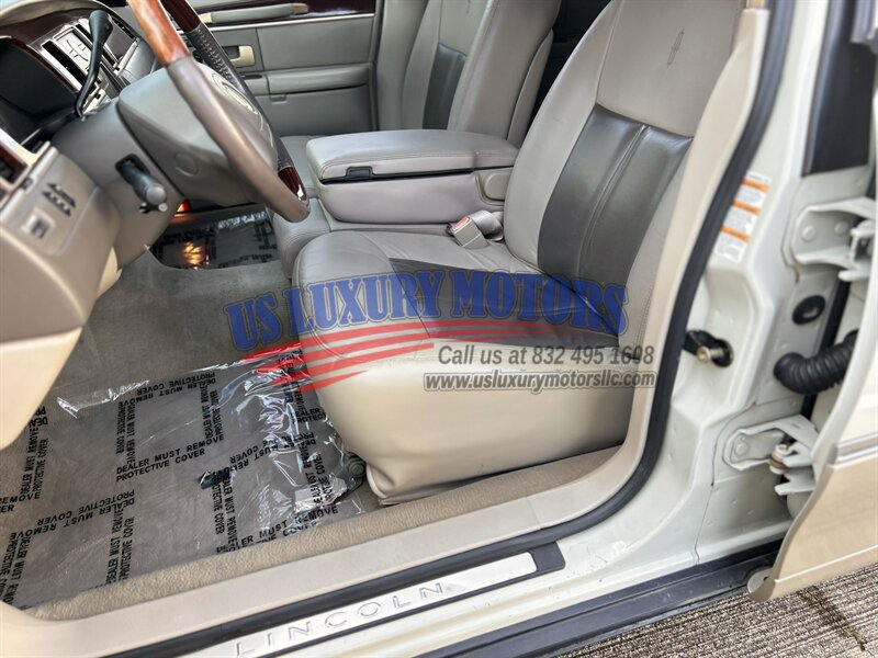 2004 Lincoln LINCOLN TOWN CAR ULTIMATE LIMITED NAV CARRIAGE TOP CHROME WHEELS   - Photo 41 - Stafford, TX 77477