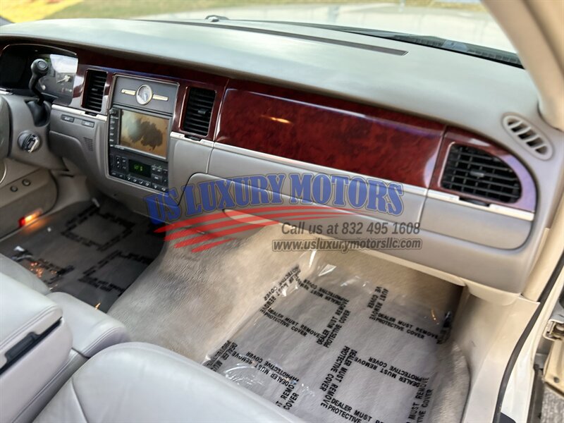 2004 Lincoln LINCOLN TOWN CAR ULTIMATE LIMITED NAV CARRIAGE TOP CHROME WHEELS   - Photo 72 - Stafford, TX 77477