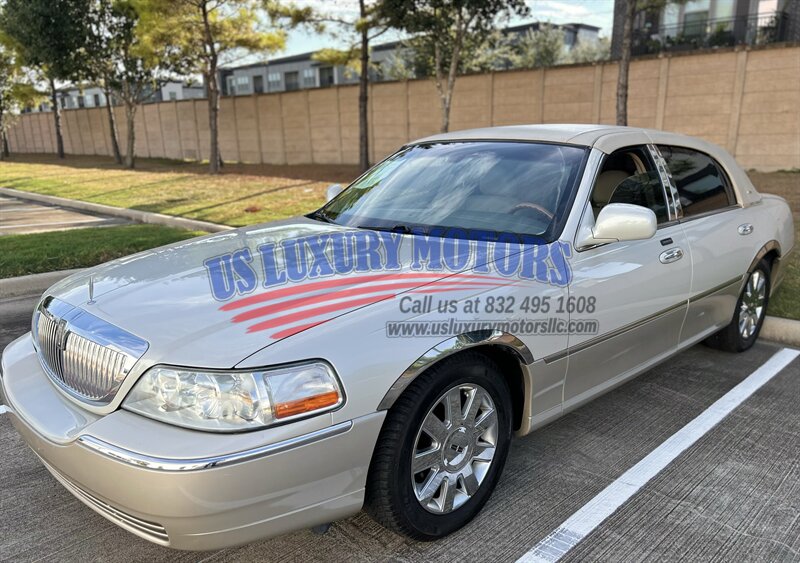 2004 Lincoln LINCOLN TOWN CAR ULTIMATE LIMITED NAV CARRIAGE TOP CHROME WHEELS   - Photo 4 - Stafford, TX 77477