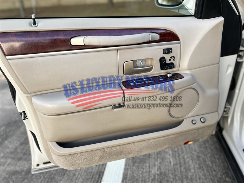 2004 Lincoln LINCOLN TOWN CAR ULTIMATE LIMITED NAV CARRIAGE TOP CHROME WHEELS   - Photo 51 - Stafford, TX 77477