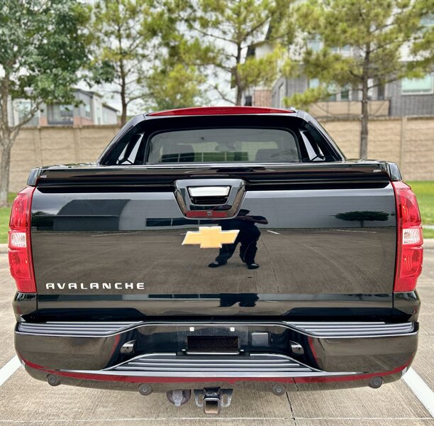 2012 Chevrolet CHEVROLET AVALANCHE LTZ NAVIGATION LTHR 39K SUPER LOW MILES YOUTUBE VIDEO   - Photo 19 - Stafford, TX 77477