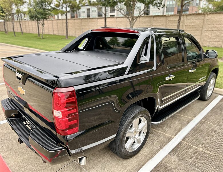 2012 Chevrolet CHEVROLET AVALANCHE LTZ NAVIGATION LTHR 39K SUPER LOW MILES YOUTUBE VIDEO   - Photo 26 - Stafford, TX 77477