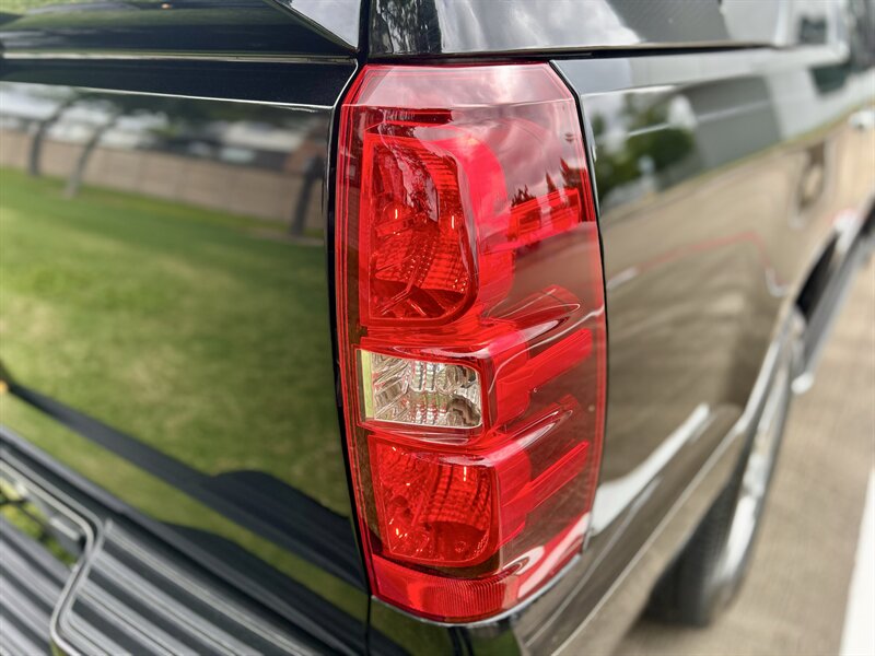 2012 Chevrolet CHEVROLET AVALANCHE LTZ NAVIGATION LTHR 39K SUPER LOW MILES YOUTUBE VIDEO   - Photo 44 - Stafford, TX 77477