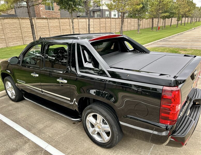 2012 Chevrolet CHEVROLET AVALANCHE LTZ NAVIGATION LTHR 39K SUPER LOW MILES YOUTUBE VIDEO   - Photo 24 - Stafford, TX 77477