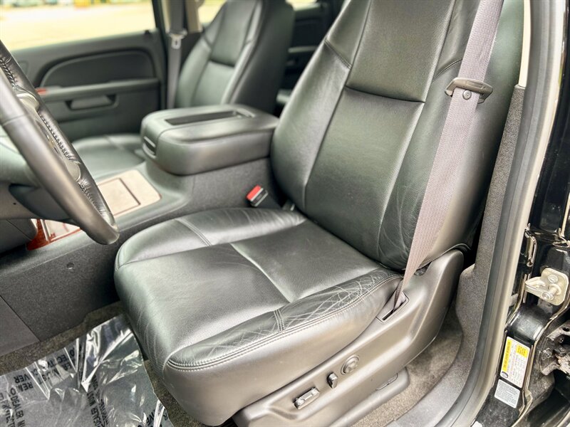 2012 Chevrolet CHEVROLET AVALANCHE LTZ NAVIGATION LTHR 39K SUPER LOW MILES YOUTUBE VIDEO   - Photo 60 - Stafford, TX 77477
