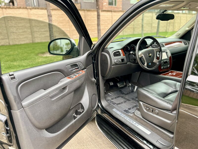 2012 Chevrolet CHEVROLET AVALANCHE LTZ NAVIGATION LTHR 39K SUPER LOW MILES YOUTUBE VIDEO   - Photo 58 - Stafford, TX 77477