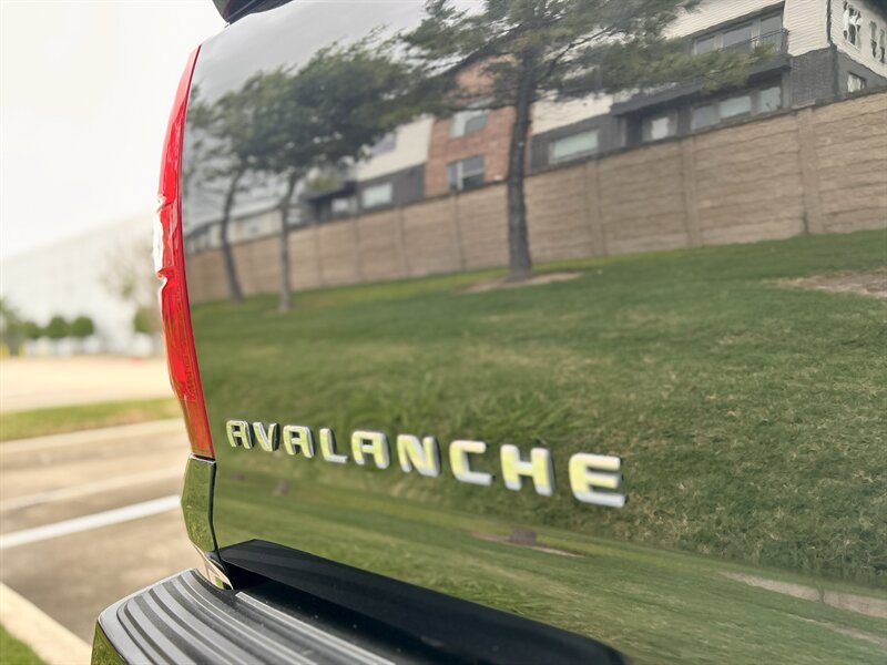 2012 Chevrolet CHEVROLET AVALANCHE LTZ NAVIGATION LTHR 39K SUPER LOW MILES YOUTUBE VIDEO   - Photo 42 - Stafford, TX 77477