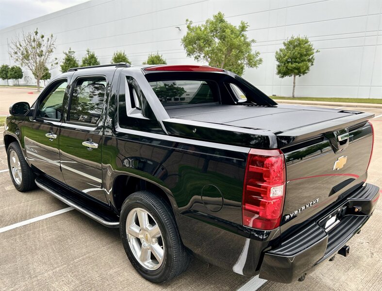 2012 Chevrolet CHEVROLET AVALANCHE LTZ NAVIGATION LTHR 39K SUPER LOW MILES YOUTUBE VIDEO   - Photo 20 - Stafford, TX 77477