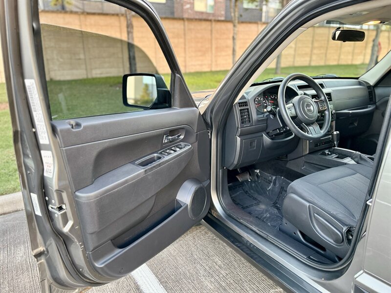 2012 Jeep JEEP LIBERTY SPORT 4X4 TRAIL RATED 3.7L V6 4WD YOUTUBE VIDEO   - Photo 34 - Stafford, TX 77477