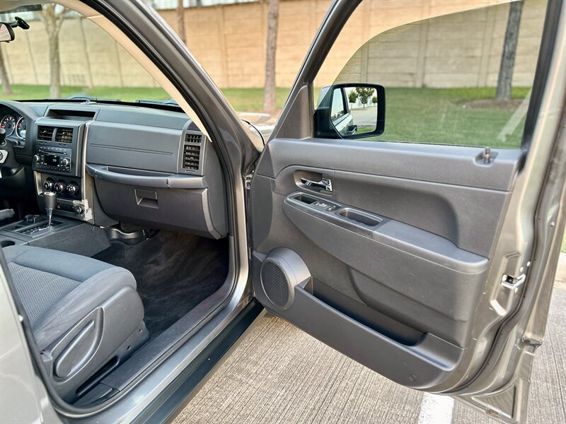 2012 Jeep JEEP LIBERTY SPORT 4X4 TRAIL RATED 3.7L V6 4WD YOUTUBE VIDEO   - Photo 38 - Stafford, TX 77477