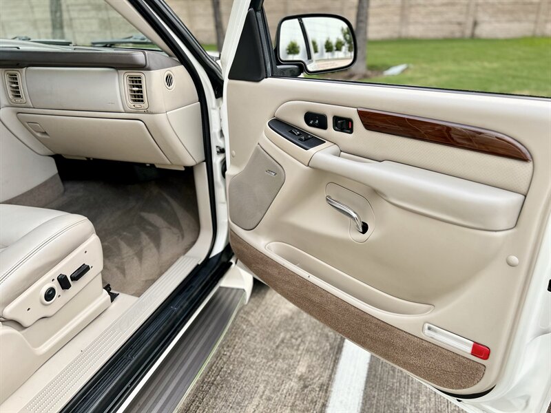 2005 Cadillac CADILLAC ESCALADE EXT AWD LEATHER 6.0L VORTEC V8 YOUTUBE VIDEO   - Photo 47 - Stafford, TX 77477