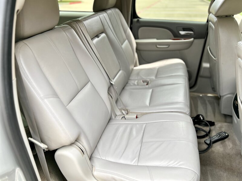 2011 GMC GMC YUKON XL SLT LEATHER 8-PASSENGER DVD YOUTUBE VIDEO   - Photo 46 - Stafford, TX 77477