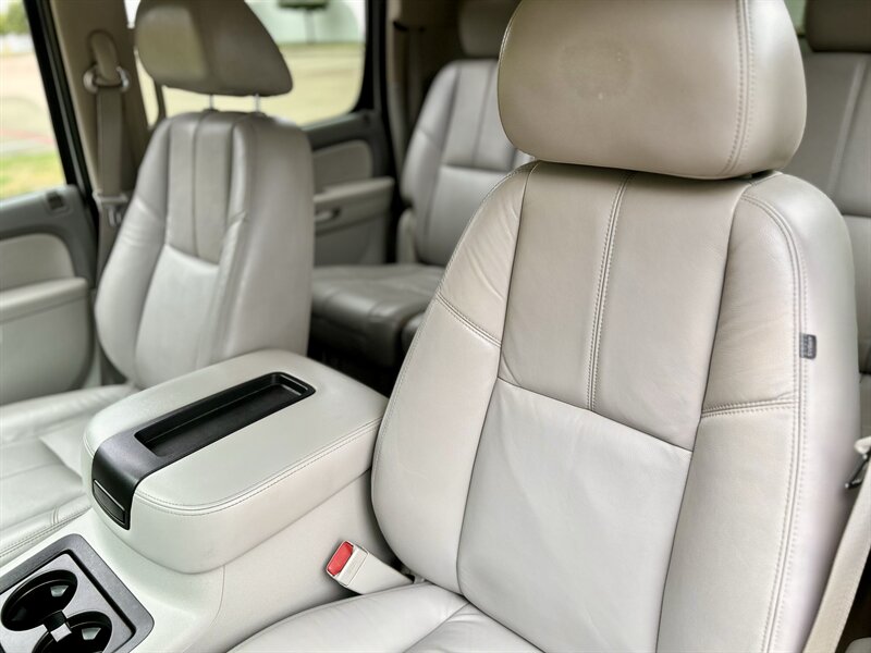 2011 GMC GMC YUKON XL SLT LEATHER 8-PASSENGER DVD YOUTUBE VIDEO   - Photo 35 - Stafford, TX 77477