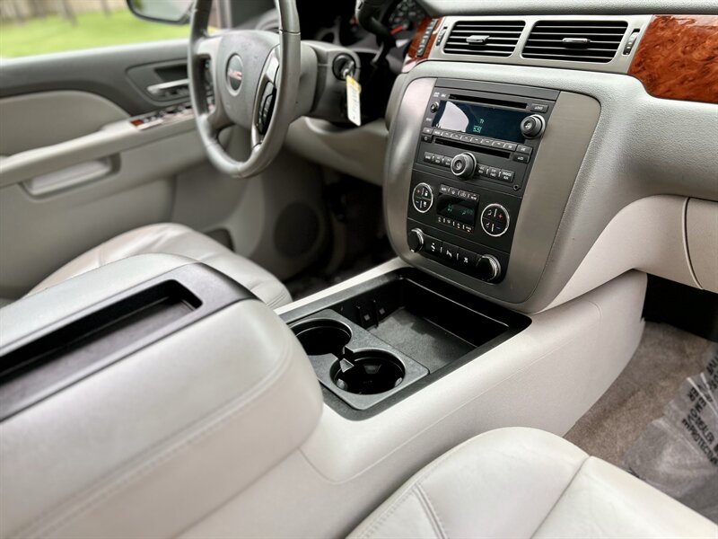2011 GMC GMC YUKON XL SLT LEATHER 8-PASSENGER DVD YOUTUBE VIDEO   - Photo 37 - Stafford, TX 77477