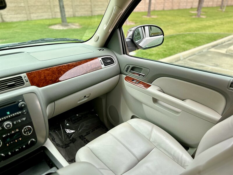 2011 GMC GMC YUKON XL SLT LEATHER 8-PASSENGER DVD YOUTUBE VIDEO   - Photo 36 - Stafford, TX 77477