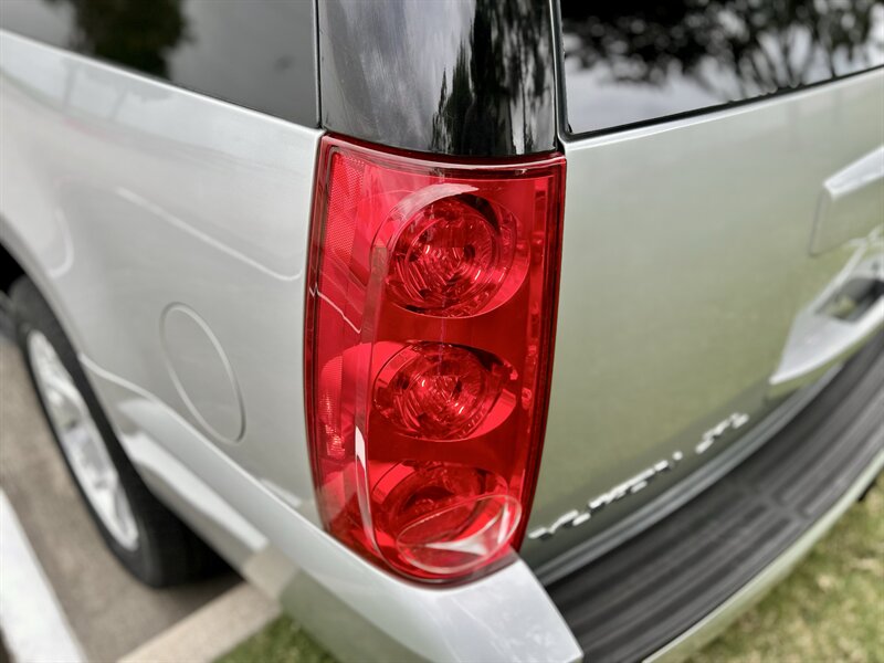 2011 GMC GMC YUKON XL SLT LEATHER 8-PASSENGER DVD YOUTUBE VIDEO   - Photo 72 - Stafford, TX 77477