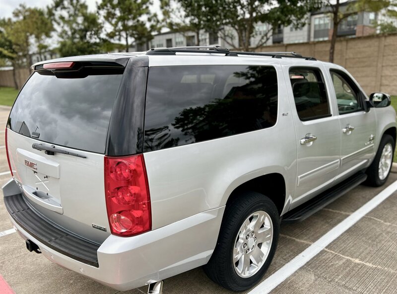 2011 GMC GMC YUKON XL SLT LEATHER 8-PASSENGER DVD YOUTUBE VIDEO   - Photo 18 - Stafford, TX 77477