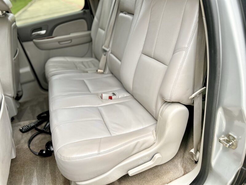 2011 GMC GMC YUKON XL SLT LEATHER 8-PASSENGER DVD YOUTUBE VIDEO   - Photo 47 - Stafford, TX 77477