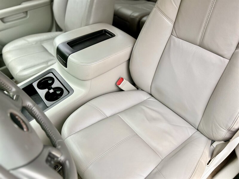 2011 GMC GMC YUKON XL SLT LEATHER 8-PASSENGER DVD YOUTUBE VIDEO   - Photo 34 - Stafford, TX 77477