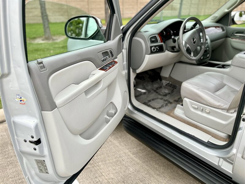 2011 GMC GMC YUKON XL SLT LEATHER 8-PASSENGER DVD YOUTUBE VIDEO   - Photo 40 - Stafford, TX 77477