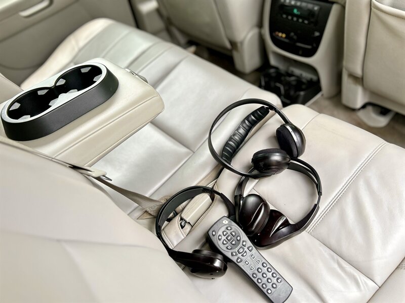 2011 GMC GMC YUKON XL SLT LEATHER 8-PASSENGER DVD YOUTUBE VIDEO   - Photo 57 - Stafford, TX 77477