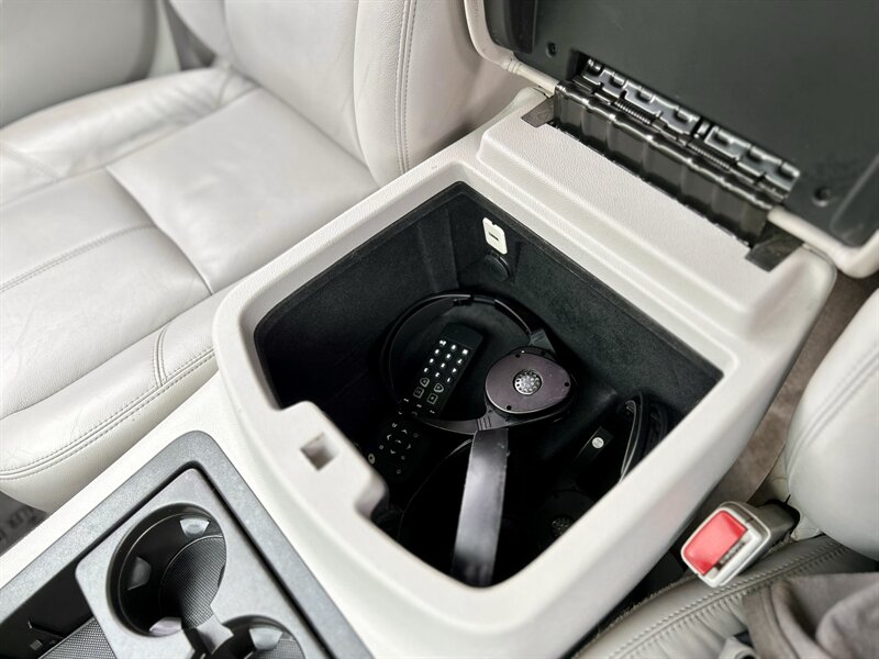 2011 GMC GMC YUKON XL SLT LEATHER 8-PASSENGER DVD YOUTUBE VIDEO   - Photo 33 - Stafford, TX 77477