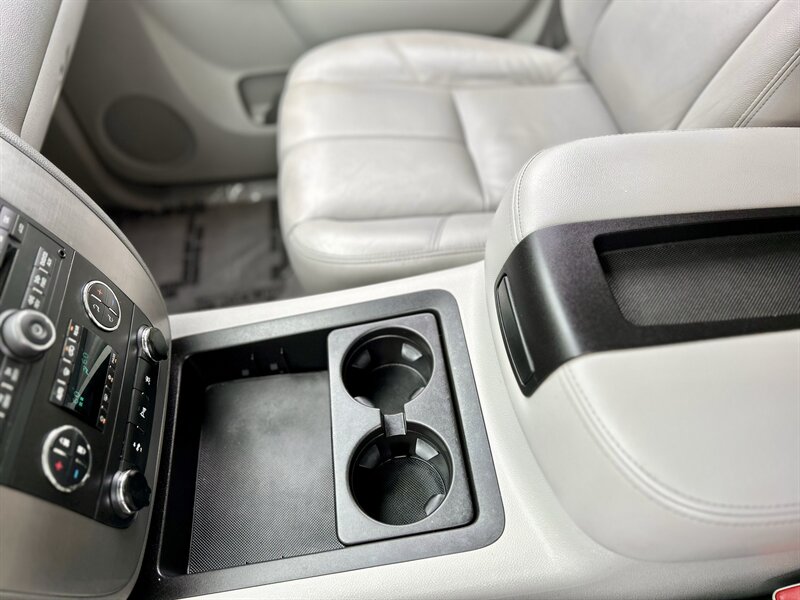 2011 GMC GMC YUKON XL SLT LEATHER 8-PASSENGER DVD YOUTUBE VIDEO   - Photo 51 - Stafford, TX 77477