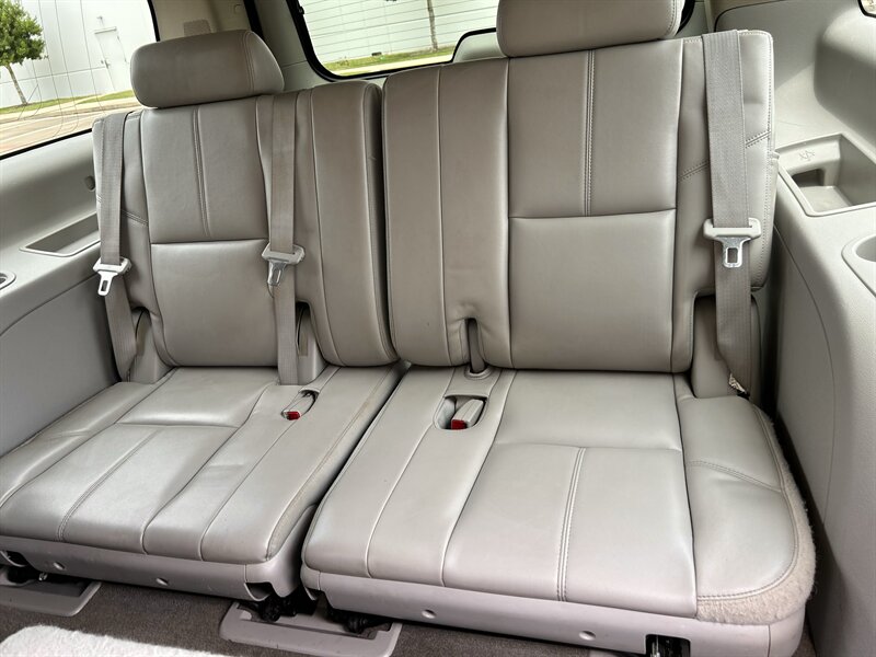 2011 GMC GMC YUKON XL SLT LEATHER 8-PASSENGER DVD YOUTUBE VIDEO   - Photo 52 - Stafford, TX 77477