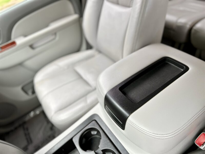 2011 GMC GMC YUKON XL SLT LEATHER 8-PASSENGER DVD YOUTUBE VIDEO   - Photo 41 - Stafford, TX 77477