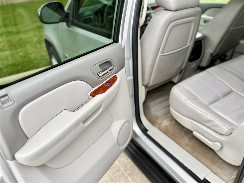 2011 GMC GMC YUKON XL SLT LEATHER 8-PASSENGER DVD YOUTUBE VIDEO   - Photo 50 - Stafford, TX 77477