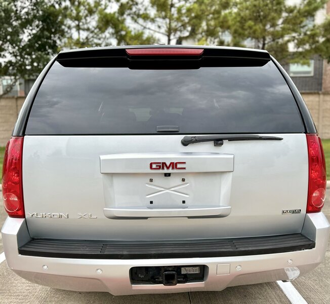 2011 GMC GMC YUKON XL SLT LEATHER 8-PASSENGER DVD YOUTUBE VIDEO   - Photo 14 - Stafford, TX 77477