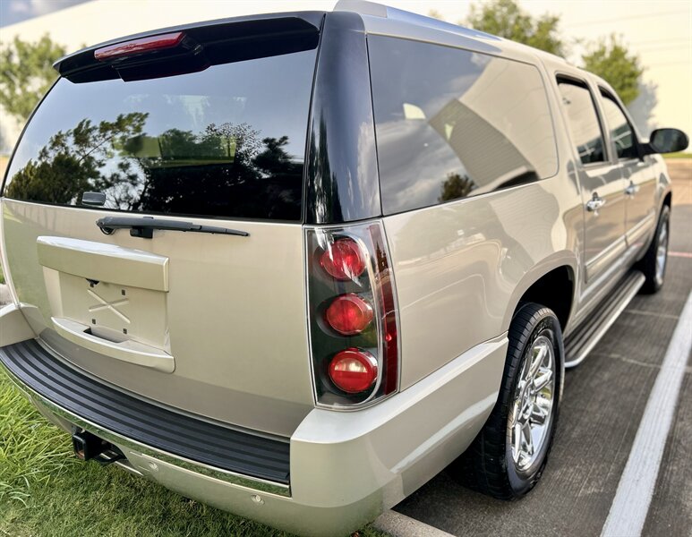 2007 GMC GMC YUKON DENALI XL AWD NAVIGATION LEATHER R-CAM BOSE ROOF 7PASS 4X4   - Photo 20 - Stafford, TX 77477
