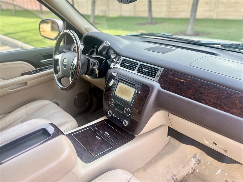2007 GMC GMC YUKON DENALI XL AWD NAVIGATION LEATHER R-CAM BOSE ROOF 7PASS 4X4   - Photo 60 - Stafford, TX 77477