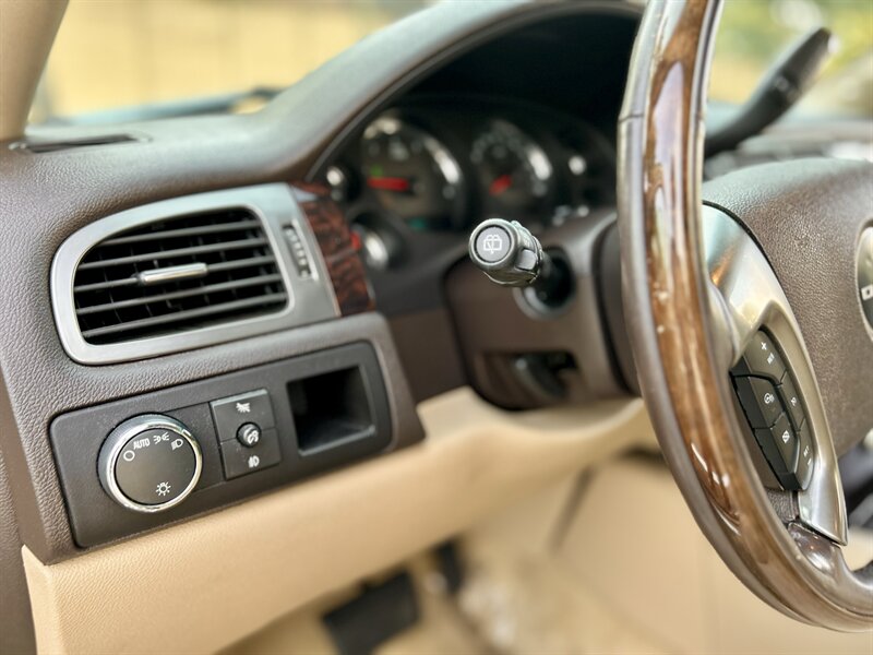 2007 GMC GMC YUKON DENALI XL AWD NAVIGATION LEATHER R-CAM BOSE ROOF 7PASS 4X4   - Photo 55 - Stafford, TX 77477