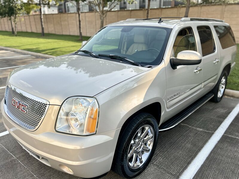 2007 GMC GMC YUKON DENALI XL AWD NAVIGATION LEATHER R-CAM BOSE ROOF 7PASS 4X4   - Photo 2 - Stafford, TX 77477