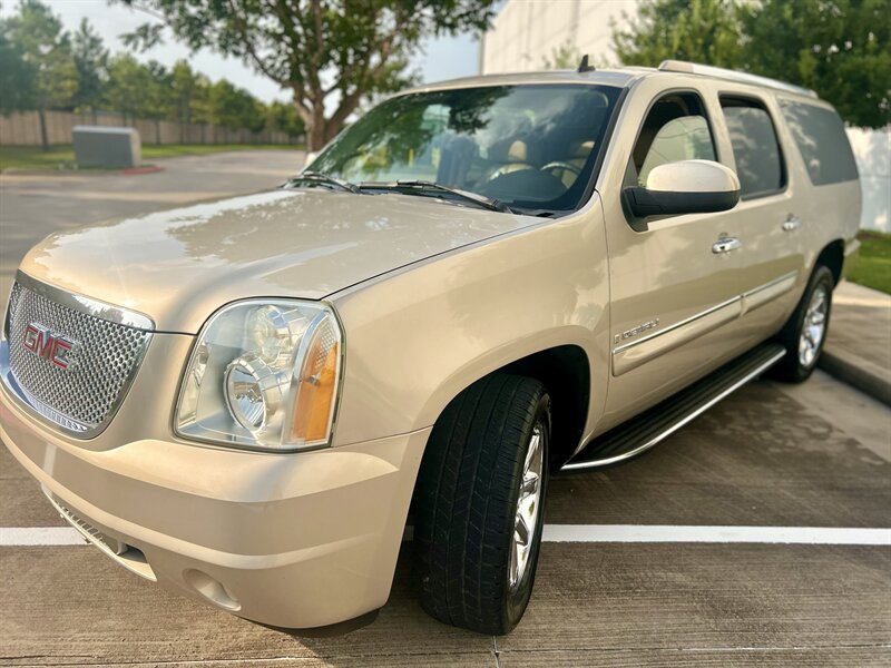 2007 GMC GMC YUKON DENALI XL AWD NAVIGATION LEATHER R-CAM BOSE ROOF 7PASS 4X4   - Photo 3 - Stafford, TX 77477