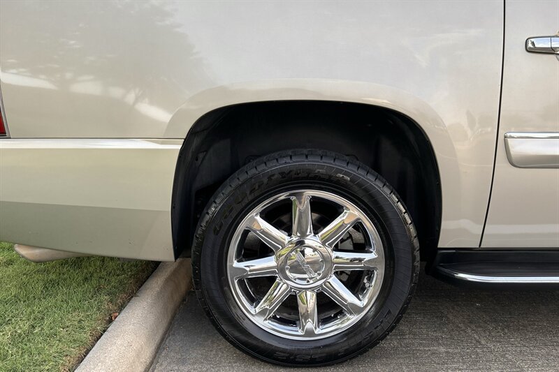 2007 GMC GMC YUKON DENALI XL AWD NAVIGATION LEATHER R-CAM BOSE ROOF 7PASS 4X4   - Photo 88 - Stafford, TX 77477