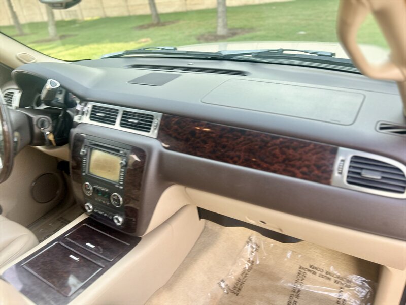 2007 GMC GMC YUKON DENALI XL AWD NAVIGATION LEATHER R-CAM BOSE ROOF 7PASS 4X4   - Photo 59 - Stafford, TX 77477