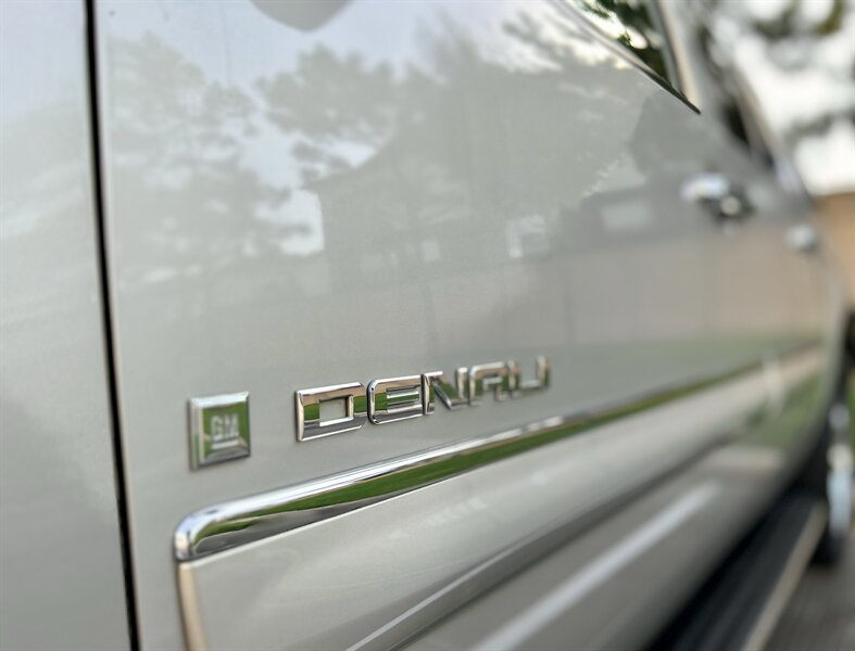 2007 GMC GMC YUKON DENALI XL AWD NAVIGATION LEATHER R-CAM BOSE ROOF 7PASS 4X4   - Photo 74 - Stafford, TX 77477
