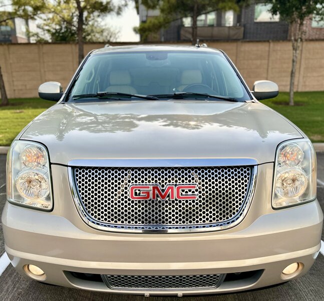 2007 GMC GMC YUKON DENALI XL AWD NAVIGATION LEATHER R-CAM BOSE ROOF 7PASS 4X4   - Photo 6 - Stafford, TX 77477